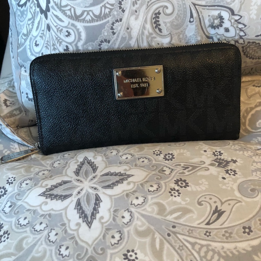Michael Kors wallet